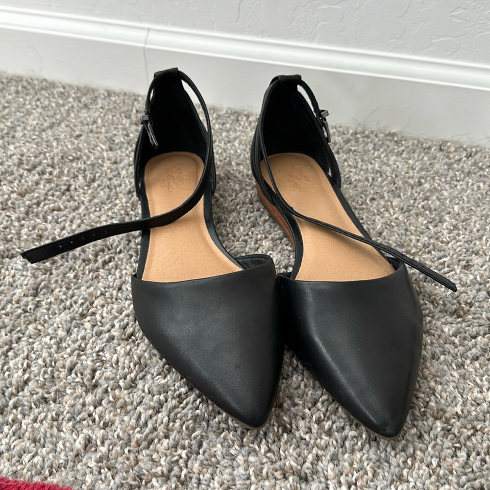 Crown Vintage Black Flats
